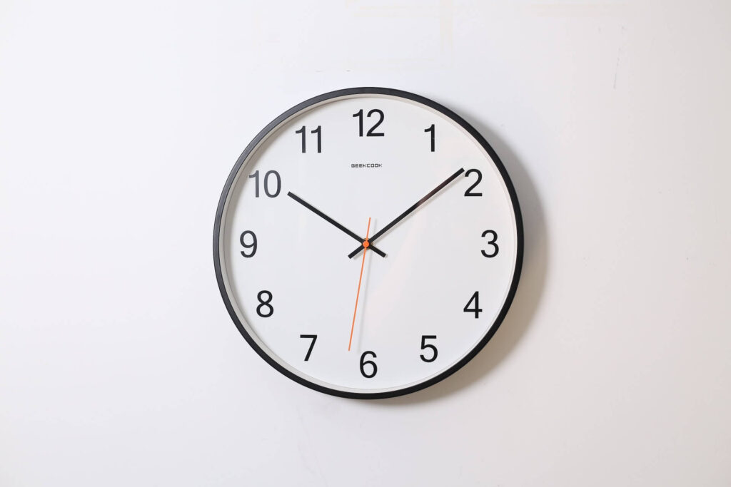 An image of a clock representing the importance of timing with meals. A functional medicine doctor in the Chicago area can help you learn more about functional medicine in Orland Park, IL and beyond. Search for adrenal fatigue treatment orland park to learn more.
